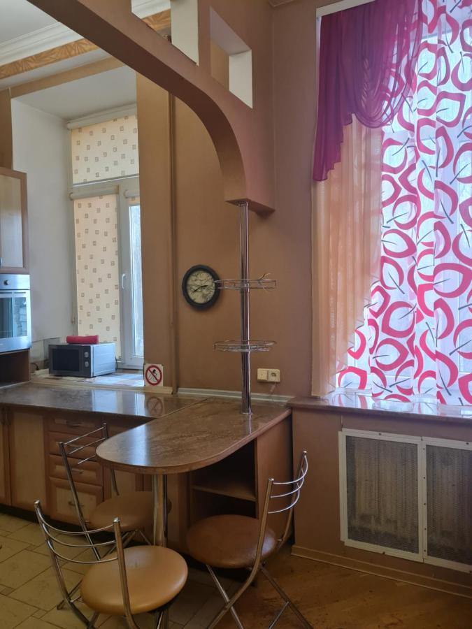 Apartment центр, євгена коновальця, 3 *