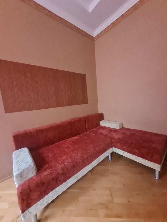 центр, євгена коновальця, 3 * Lutsk